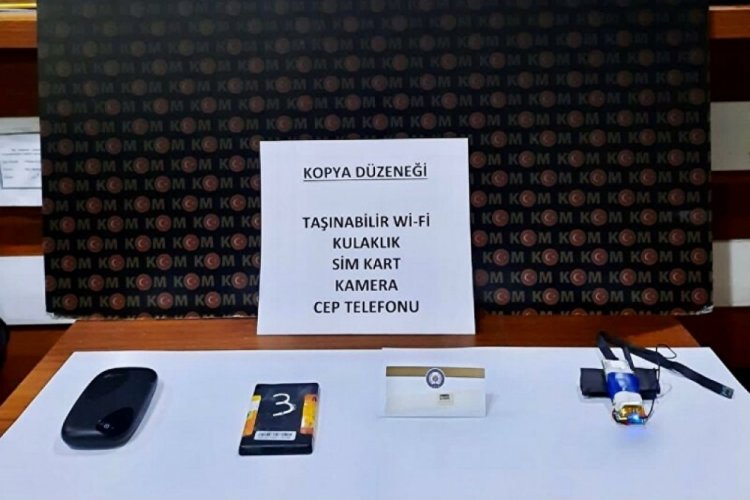 Ehliyet sınavında 6 bin liralık kopya d&uuml;zeneğiyle yakalandı