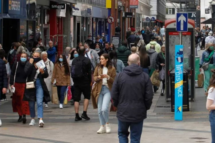 İrlanda'da COVID-19 kısıtlamalarının &ccedil;oğu kaldırıldı