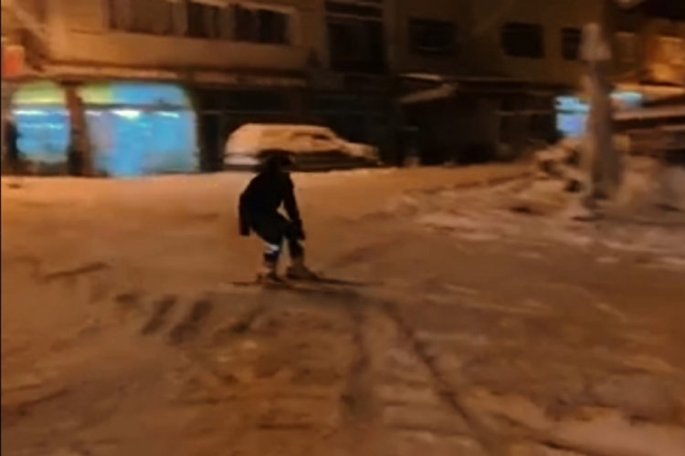 Bursa, Keles'te sokak ortasında kayak keyfi!