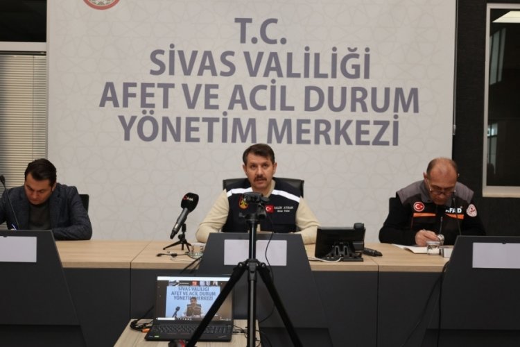Sivas'ta y&uuml;zlerce yerleşim yerine ulaşım sağlanamıyor!