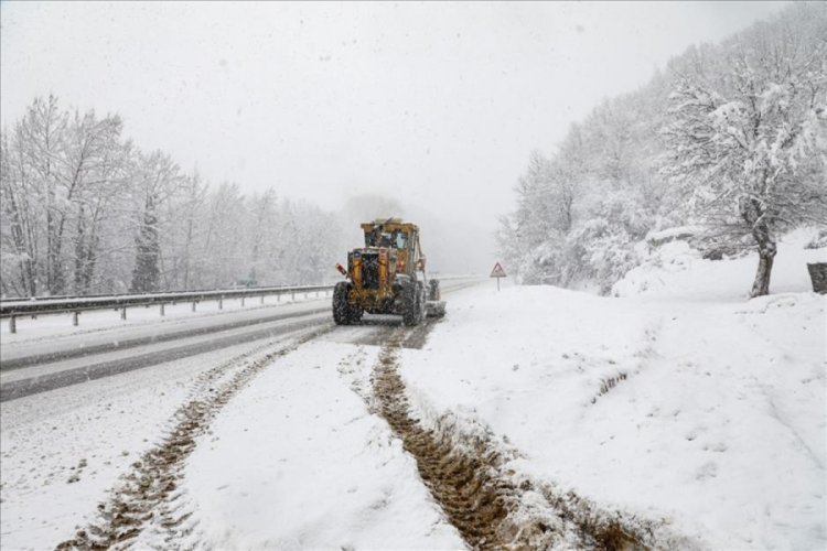 Bursa'da 36 Saatte 5140 km yol kardan temizlendi