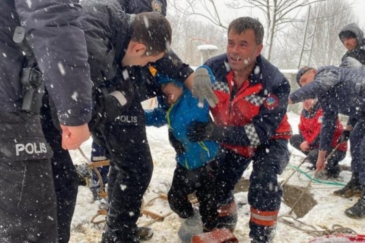 Oyun oynarken kuyuya d&uuml;şt&uuml;, y&uuml;rekler ağza geldi!