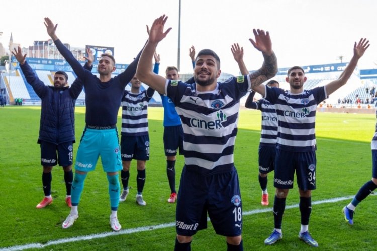 Kasımpaşa'da sezonun ikinci yarısında y&uuml;zler g&uuml;l&uuml;yor