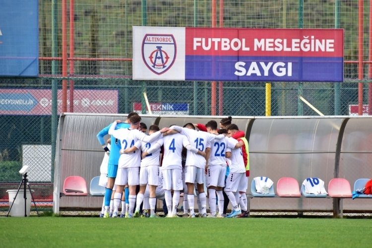 Altınordu 6 oyuncusunu farklı takımlara uğurladı