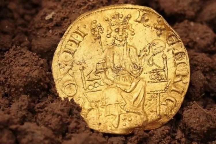 Tarladan &ccedil;ıkan 'bozuk para' 10 milyon lira etti