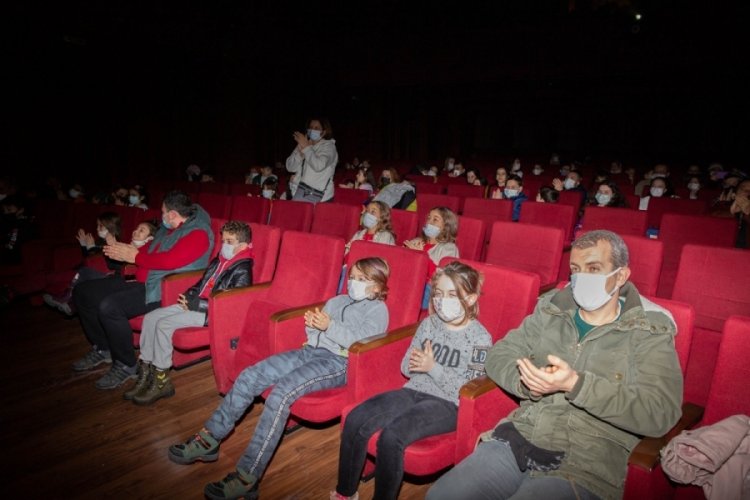 Bursa'da karneler tiyatro biletine d&ouml;n&uuml;şt&uuml;