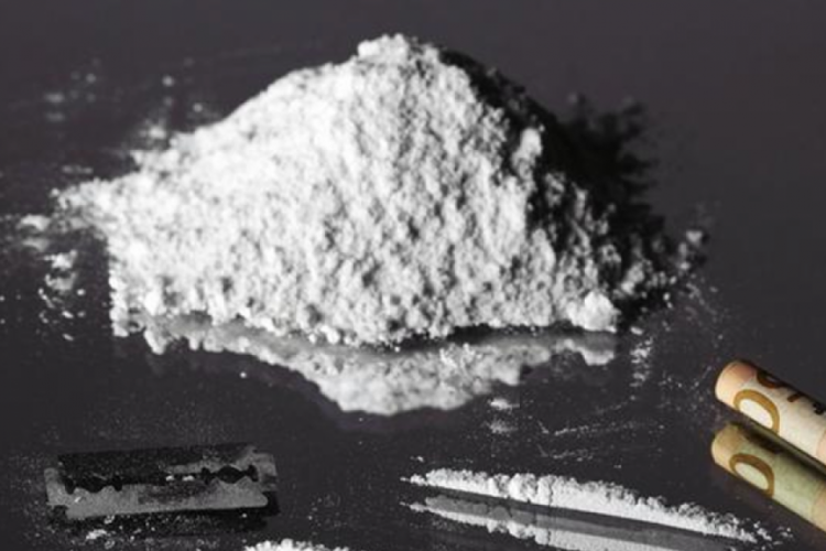 Durdurulan ara&ccedil;ta 98 kilo 400 gram eroin ele ge&ccedil;irildi