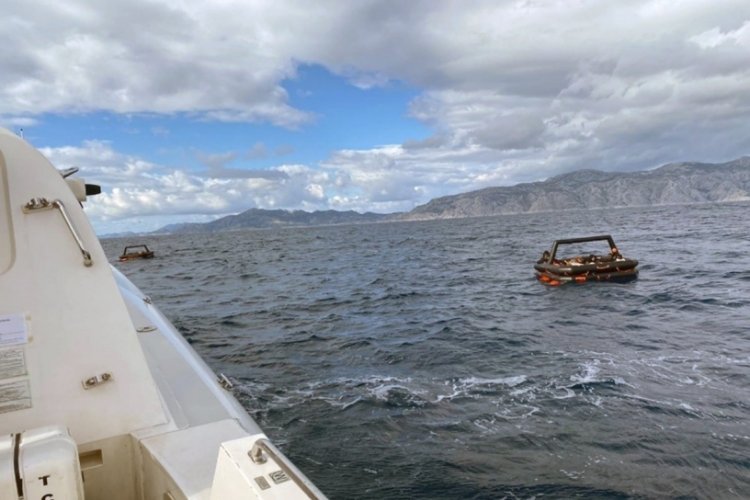 Marmaris'te 24 d&uuml;zensiz g&ouml;&ccedil;men kurtarıldı
