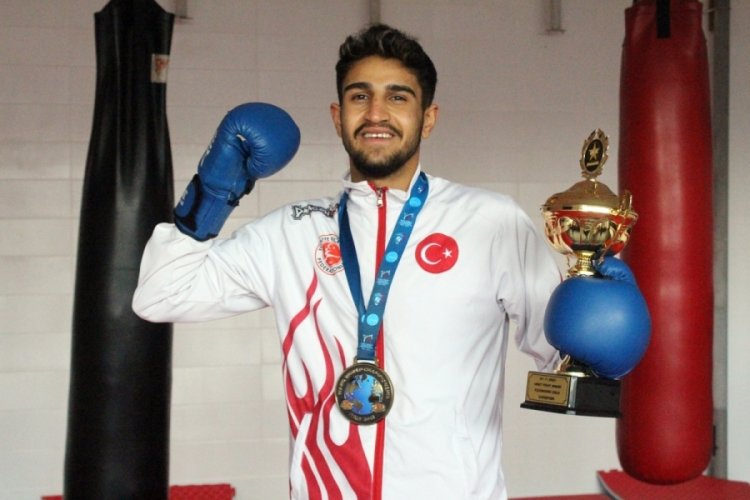 Seyit Battal Ay'ın hedefi kick boksta d&uuml;nya şampiyonluğu