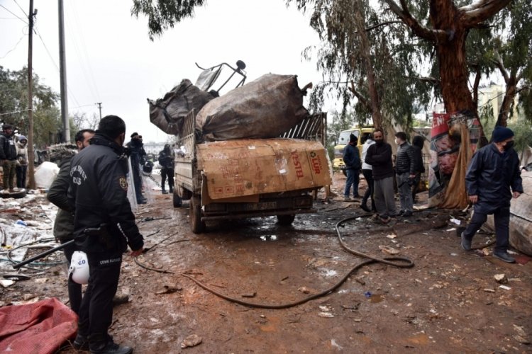 Antalya'da &ccedil;&ouml;pten katı atık toplayanlara operasyon