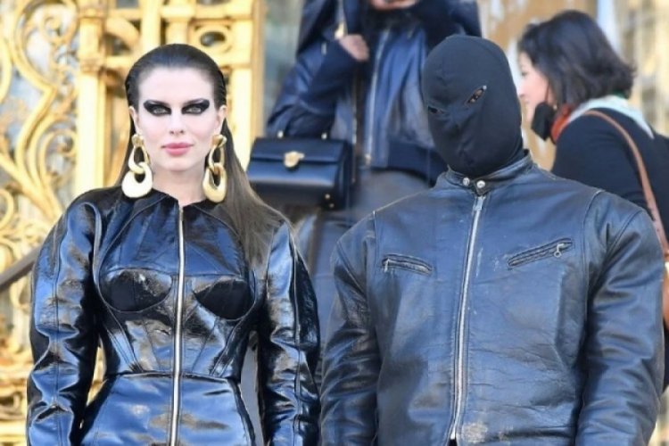 Paris Moda Haftası'nda sokaklar podyuma d&ouml;nd&uuml;