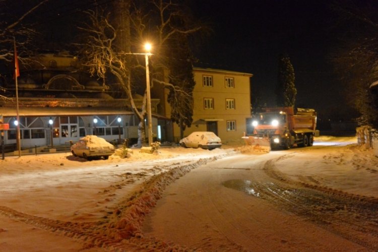 Bursa'da son 4 g&uuml;nde 7 bin ton tuz kullanıldı