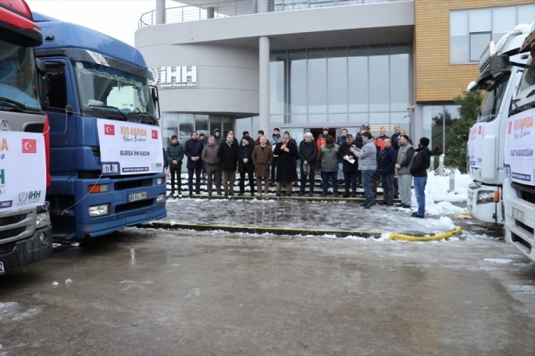 Bursa'dan m&uuml;lteci kamplarına 10 tır yardım malzemesi g&ouml;nderildi