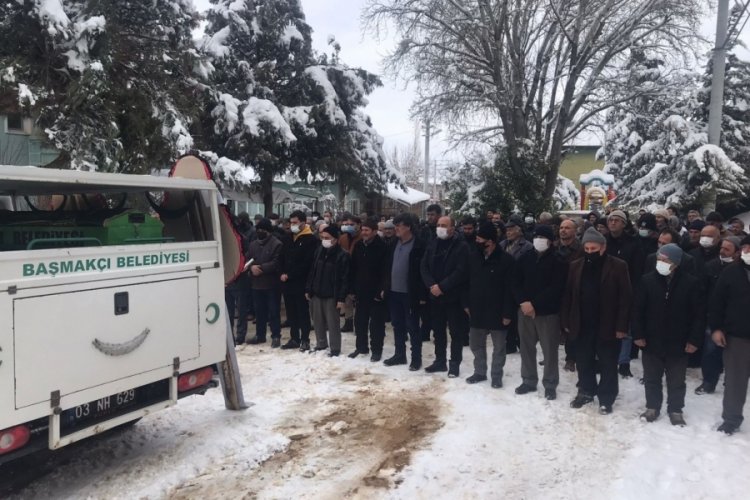 Kazada &ouml;len Cafer &ouml;ğretmen, toprağa verildi