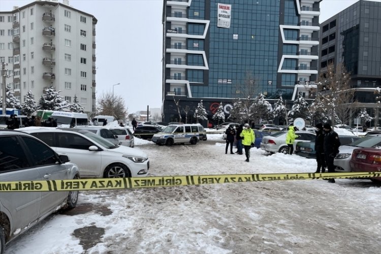 Adliye &ccedil;ıkışında kardeşini t&uuml;fekle &ouml;ld&uuml;ren zanlı yakalandı