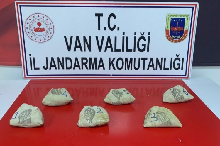 Van'da 4 kiloya yakın toz esrar ele ge&ccedil;irildi