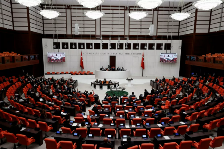 10 milletvekili hakkında 12 dokunulmazlık dosyası dosyası TBMM'de