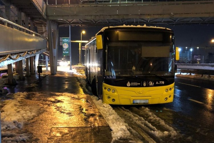 İETT &ccedil;alışmadı, ekranlar iptal yazısıyla doldu