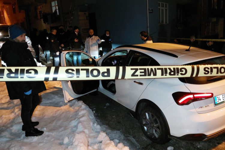 Otomobilin i&ccedil;inde başından vurularak &ouml;ld&uuml;r&uuml;ld&uuml;