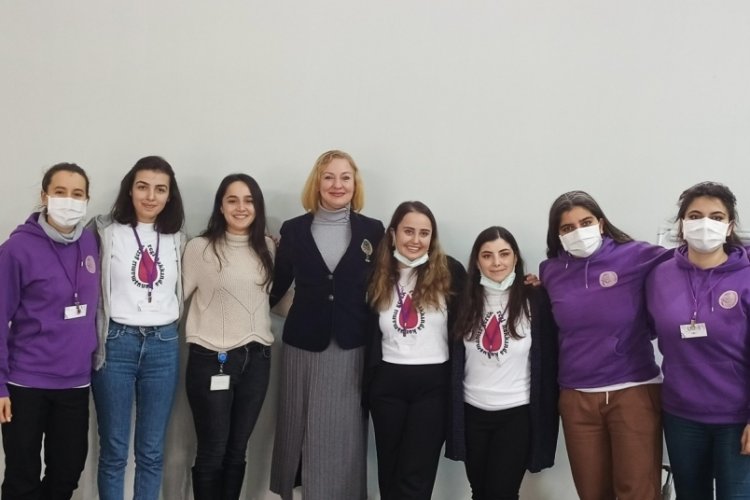 Bursa'da gen&ccedil; kızlar i&ccedil;in "Değişen ben" at&ouml;lyesi