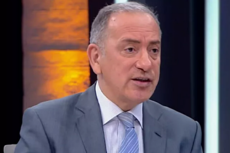 Canlı yayında ekibine kızan Fatih Altaylı, Burak Elmas'tan &ouml;z&uuml;r diledi