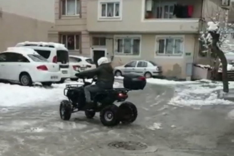 Bursa'da karda drift yapan ara&ccedil;lar kameraya yansıdı