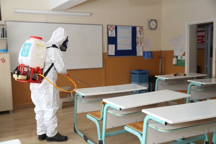 Bursa Nil&uuml;fer'deki okullarda dezenfeksiyon &ccedil;alışması