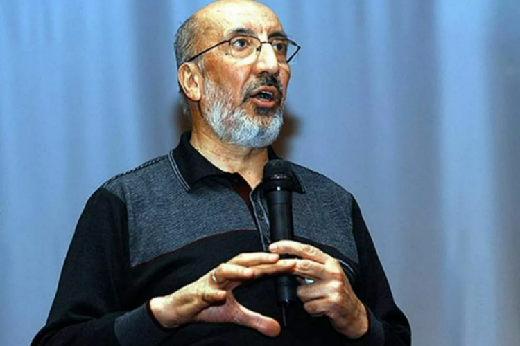 Abdurrahman Dilipak: Bu kez endişelenen 'gen&ccedil; subaylar' değil, toplum