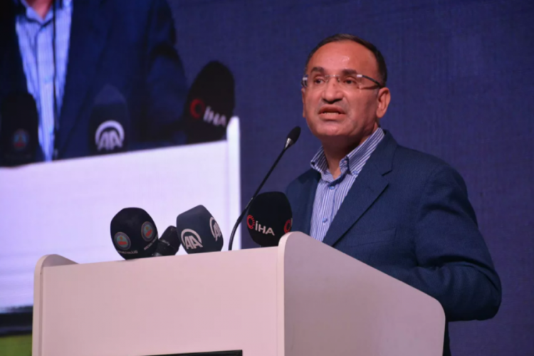AK Partili Bozdağ: Millet İttifakı, 3. ittifakı kurduruyor, sadece adları ve amblemleri farklı