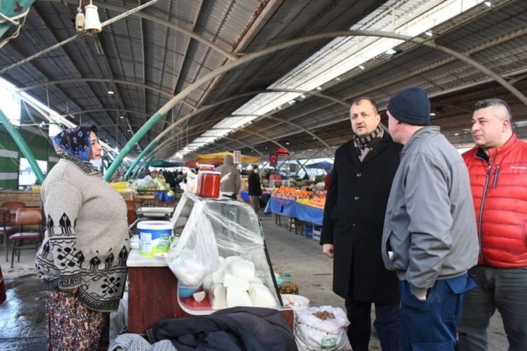 İznik'te pazarcıların i&ccedil;i ısındı