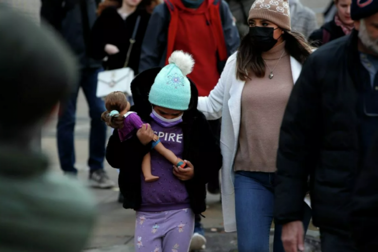 New York'ta maske takma zorunluluğu geri getirildi