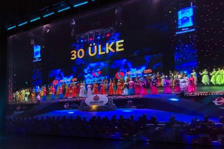 T&uuml;rk'&uuml;n k&uuml;lt&uuml;r sancağı Bursa'da dalgalandı