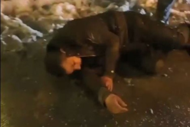 İstanbul Ataşehir'de taksi &ccedil;alan ş&uuml;pheliyi taksiciler yakalayıp polise teslim etti