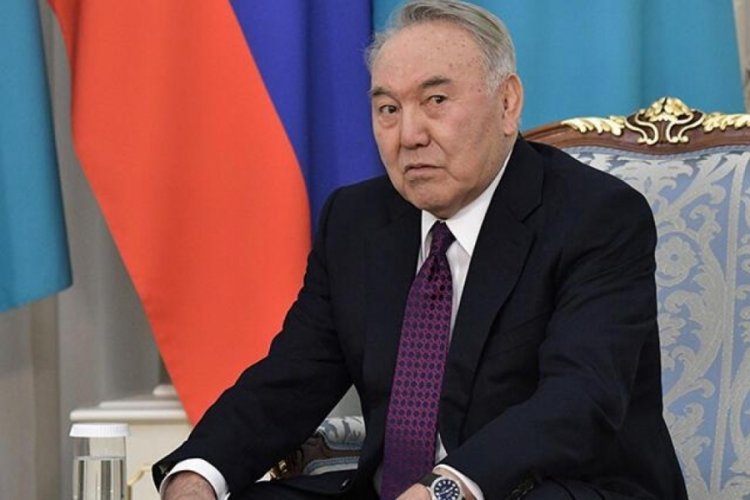 Nazarbayev'in "&ouml;m&uuml;r boyu başkanlık" yetkileri kaldırıldı