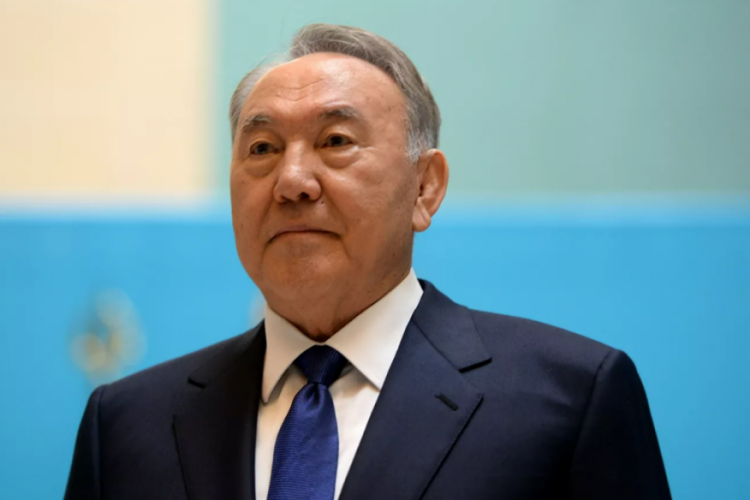 Nazarbayev'in &ouml;m&uuml;r boyu G&uuml;venlik Konseyi Başkanlığı kaldırıldı