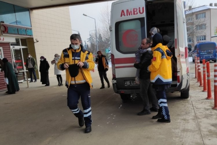 Bursa'da otomobilin &ccedil;arptığı 4 yaşındaki &ccedil;ocuk yaralandı