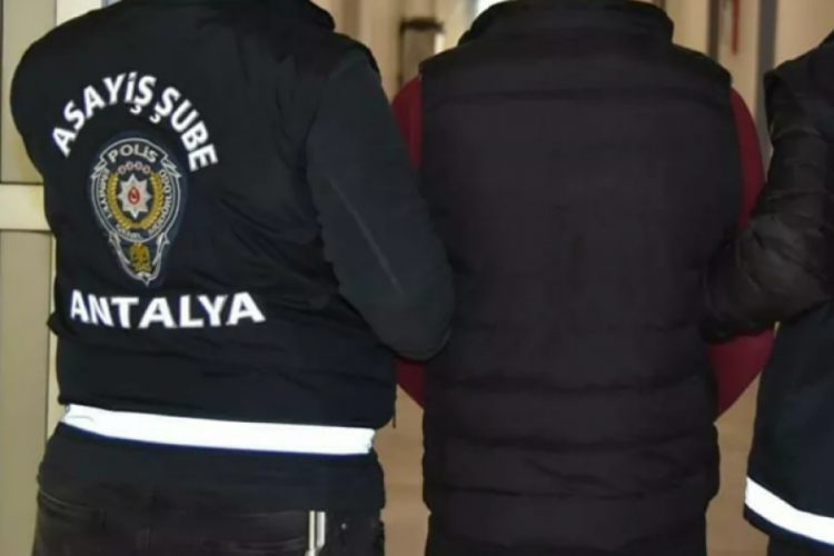 Sosyal medyada ka&ccedil;ak parf&uuml;m satan kişi yakalandı