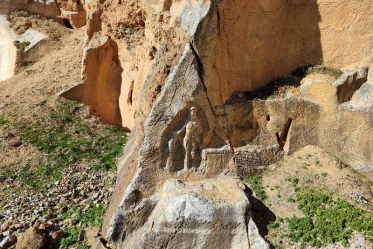 Bursa'da 2000 yıllık Herk&uuml;l kabartması tahrip edildi