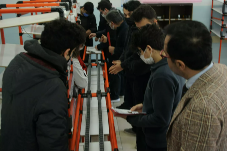 'Fabrika' gibi lise: Cirosu 1 milyon lirayı aştı