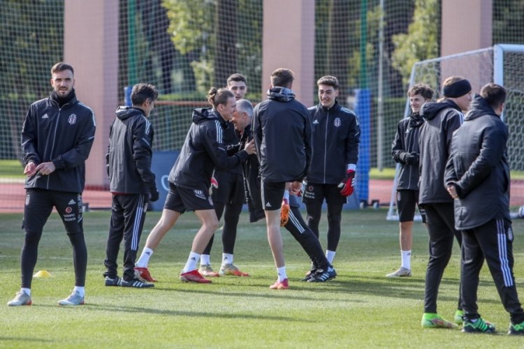 Beşiktaş'ta Rachid Ghezzal takımla &ccedil;alıştı