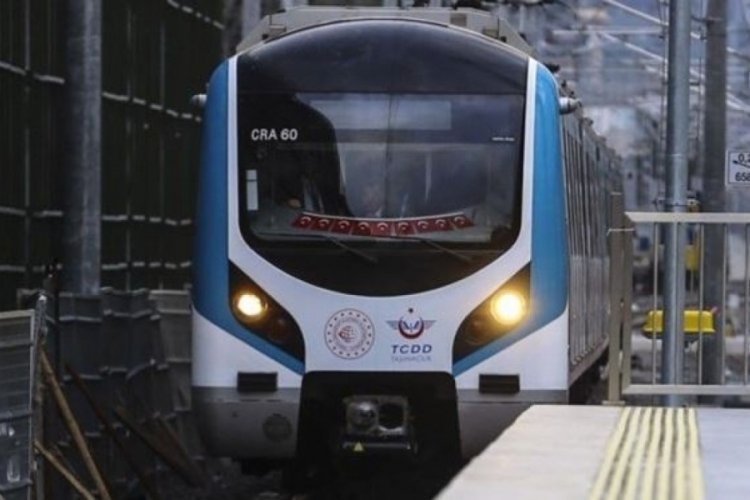 Adil Karaismailoğlu: Marmaray, kar yağışında İstanbul'un ulaşımını sırtladı