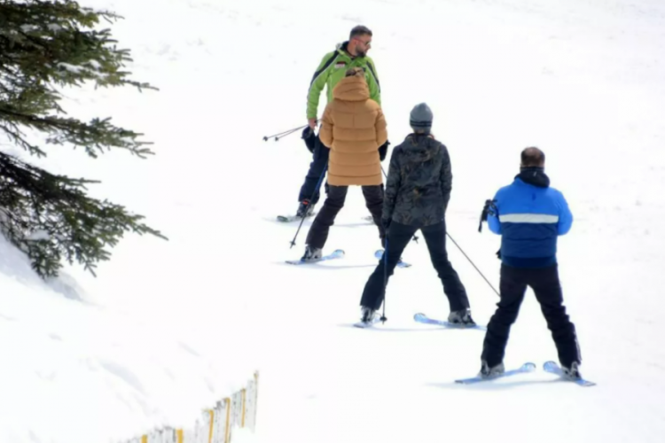 Kartalkaya'da bir restoranda 8 bin 900 lira hesap geldi