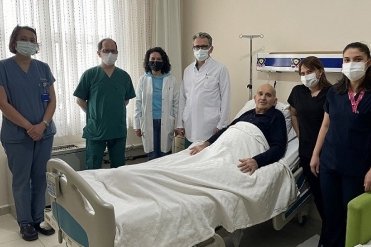 Hastaya, bağırsaktan yapay mesane yaptılar!