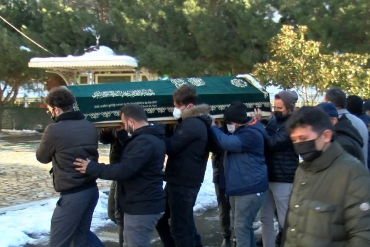 İstanbul Pendik'te takside &ouml;ld&uuml;r&uuml;len kadın son yolculuğuna uğurlandı