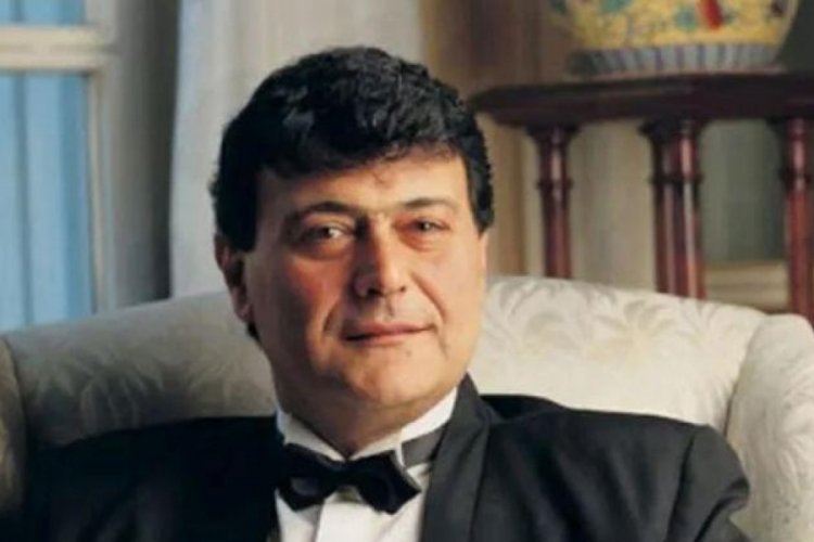 Ferdi &Ouml;zbeğen, &ouml;l&uuml;m&uuml;n&uuml;n 9'uncu yılında mezarı başında anıldı