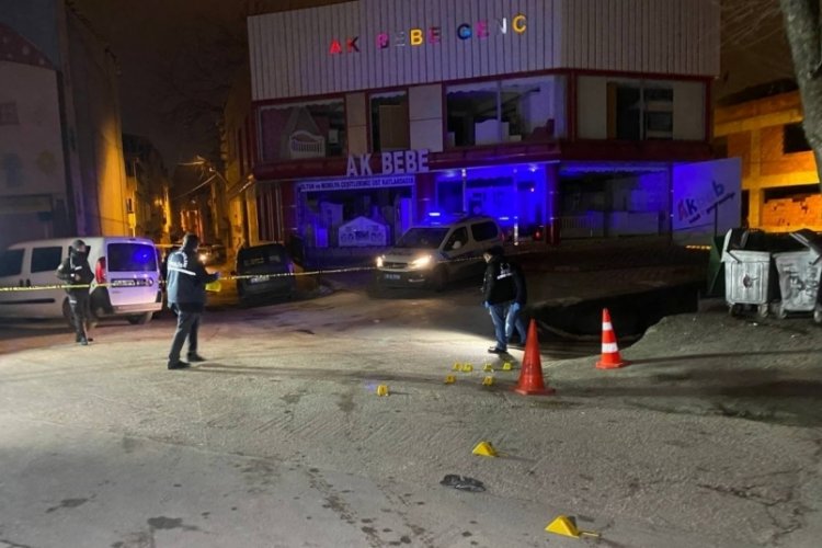 Bursa'da gece kul&uuml;b&uuml;nde başlayan tartışmada silahlar konuştu: 6 g&ouml;zaltı