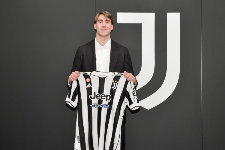 Juventus, Dusan Vlahovic'i kadrosuna kattı