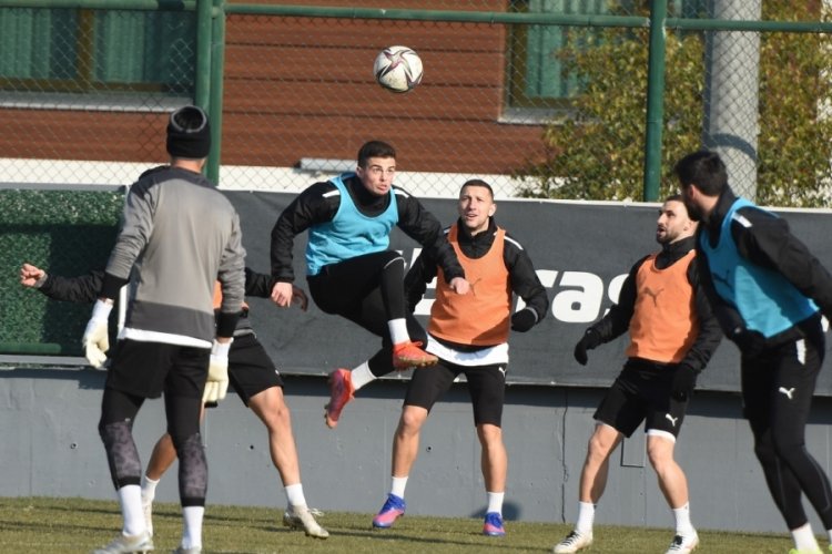 Manisa FK, Erzurumspor hazırlıklarını s&uuml;rd&uuml;r&uuml;yor