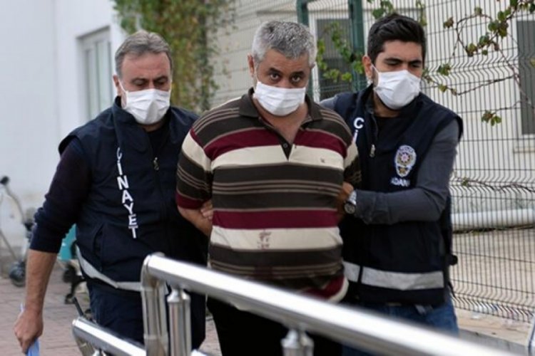 Babasını satırla &ouml;ld&uuml;rm&uuml;şt&uuml;, kendisi de cezaevinde &ouml;ld&uuml;