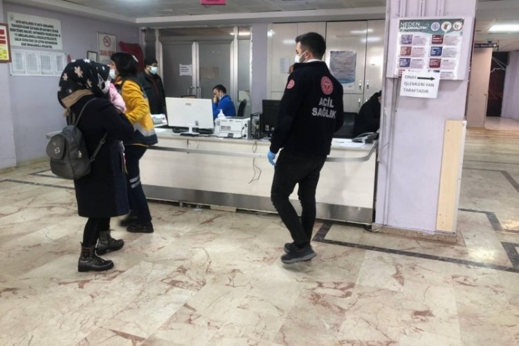 Sağlık&ccedil;ılara saldıran hasta yakınları &ouml;z&uuml;r dilemiş